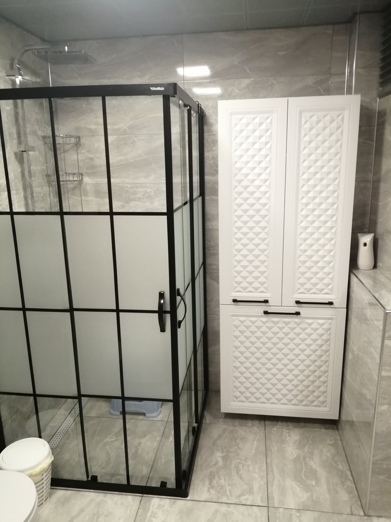 Banyo, Lavabo ve Duşakabin Büyük